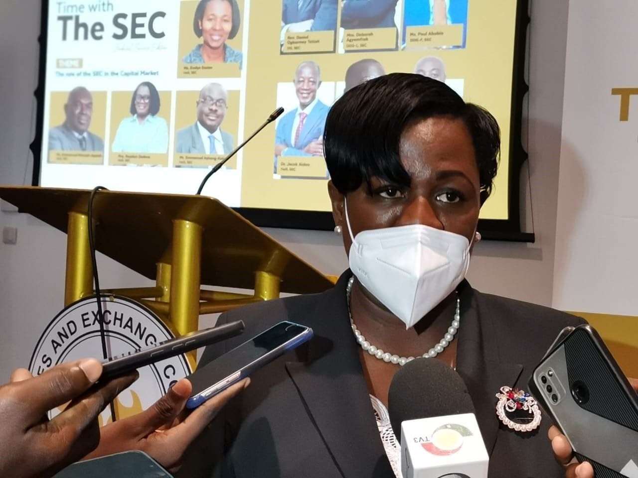 SEC vows to crack the whip on recalcitrant fund managers  