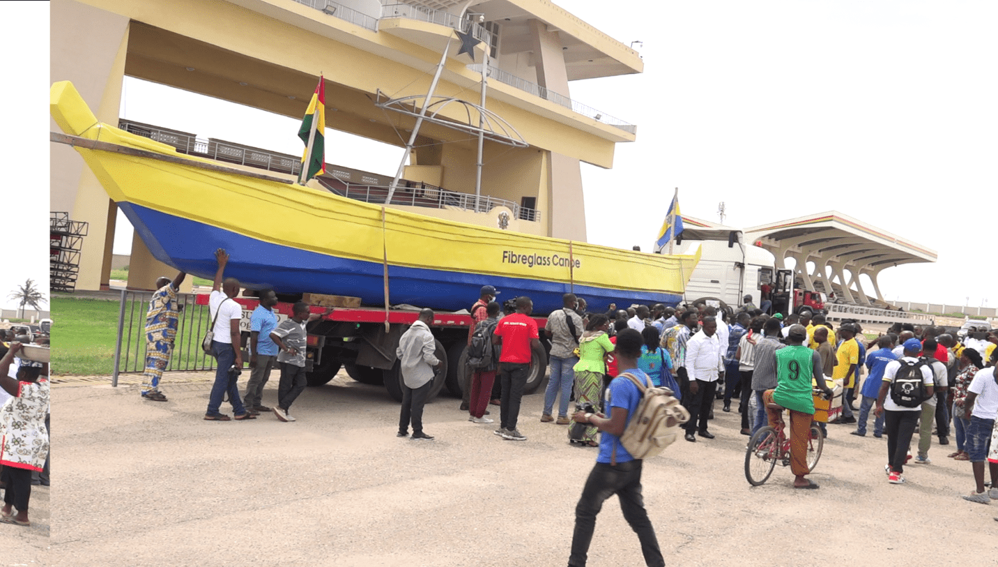 Coastal regions to benefit from eco-friendly canoes
