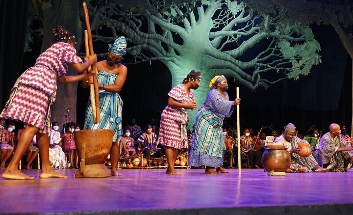 Romance in a Coffin: Reviving stage plays to promote domestic tourism