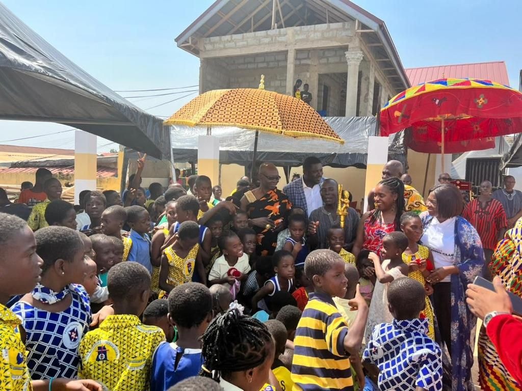 A Day with Dream Girls in the Community