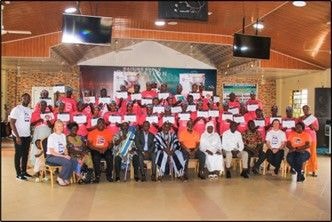 7th graduation ceremony for street porters