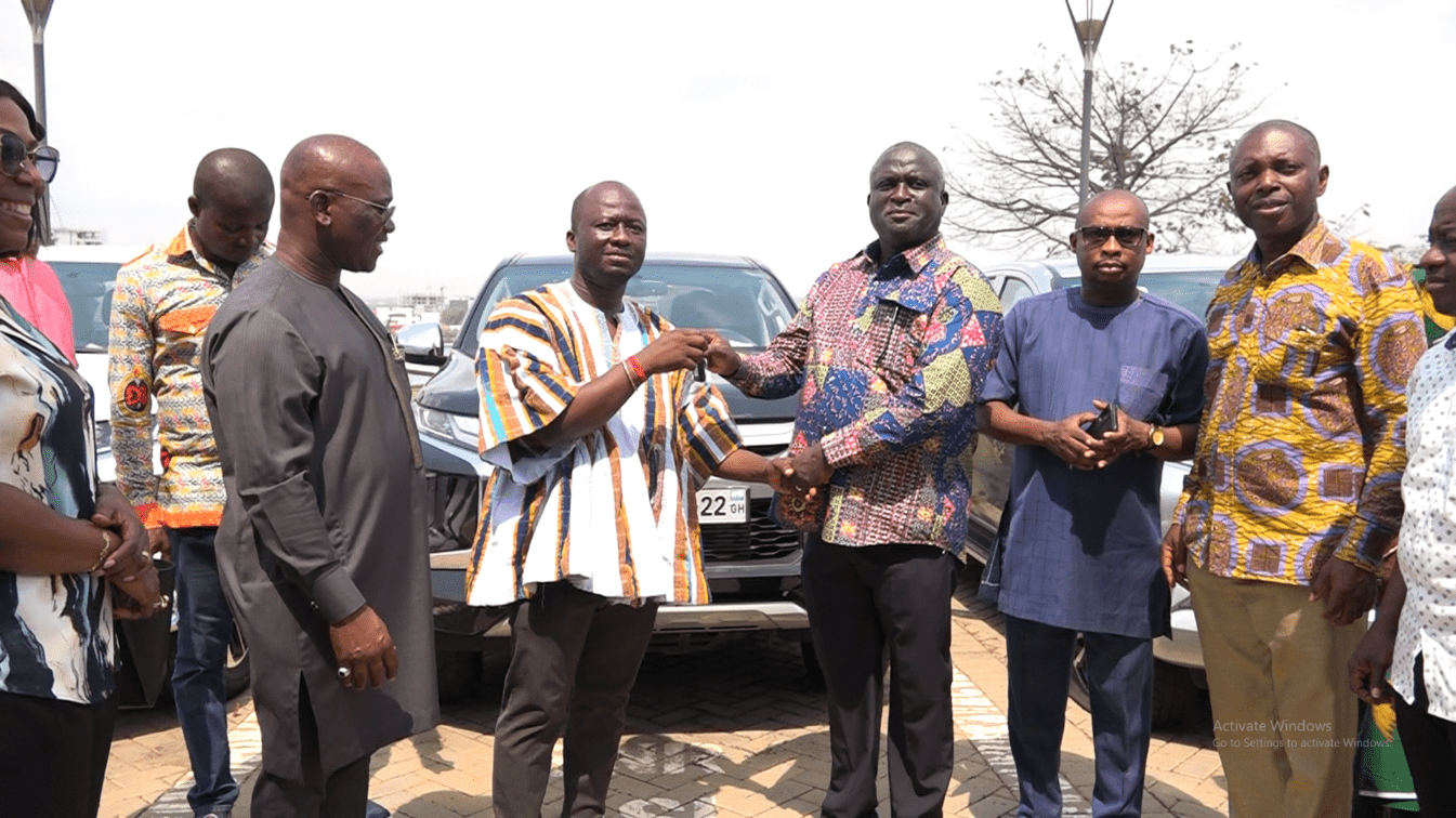 Gov’t presents vehicles to 14 coastal communities