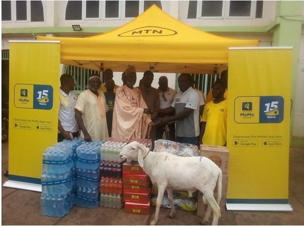 Eid-ul-Fitr: MTN presents GH¢10,000 to Northern Regional Chief Imam