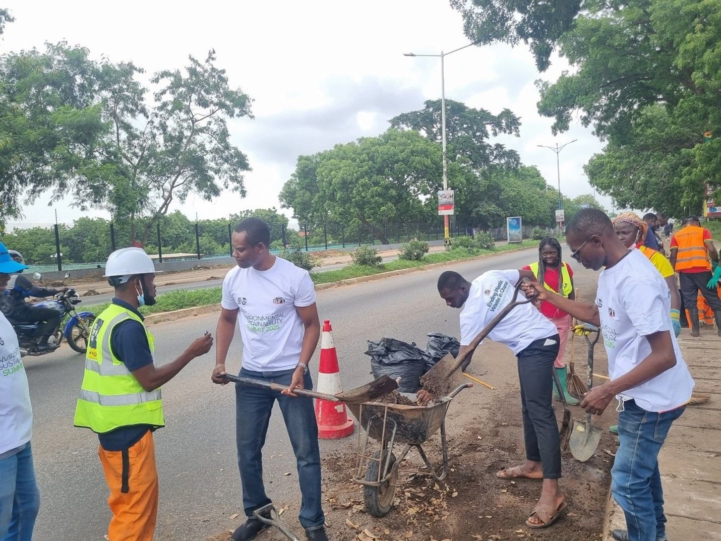 B&FT collaborates with Buz Stop Boys to clean 37 Hospital, ahead of ESS 2025