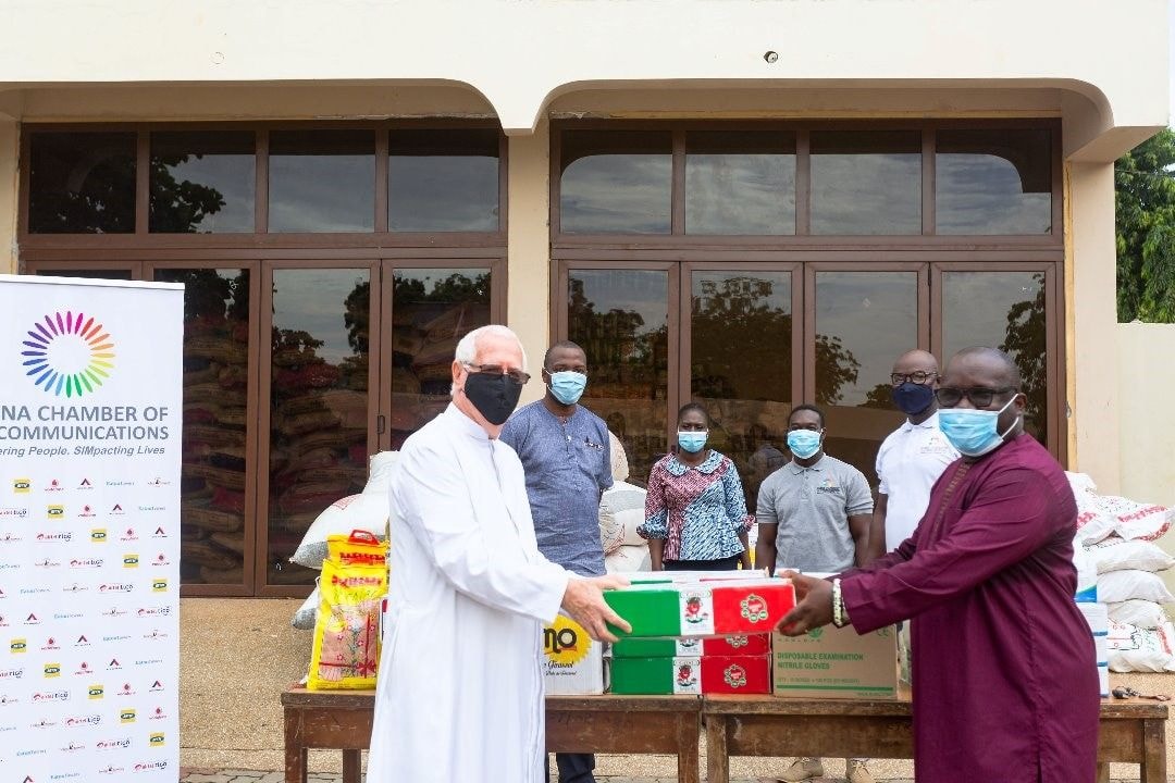 Telecoms chamber donates to Lepers Aid Committee