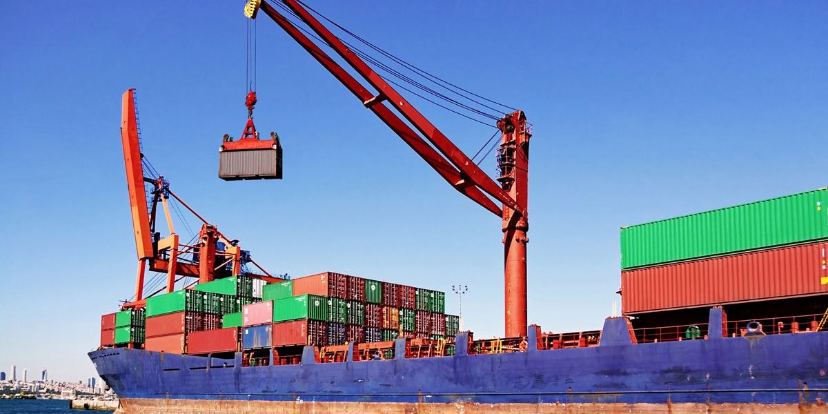 Challenges of import-driven economy in time of global political and economic crisis