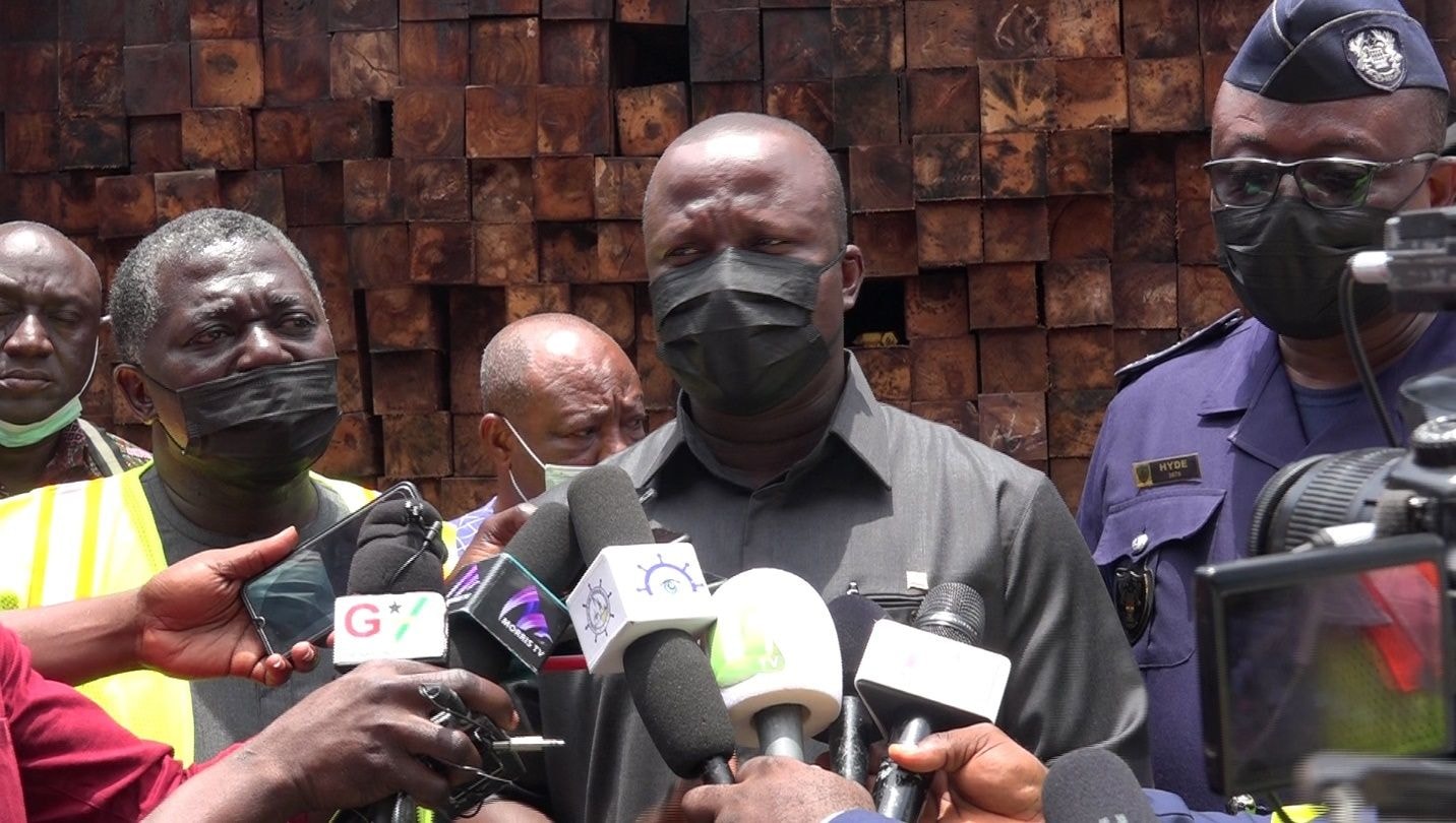 Investigation begins on 13 impounded containers of rosewood