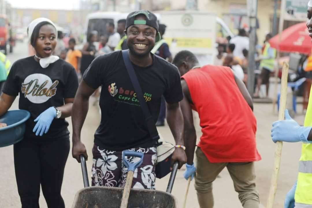 Ghanaians volunteer to support fellow citizens on National Volunteer Day 2021