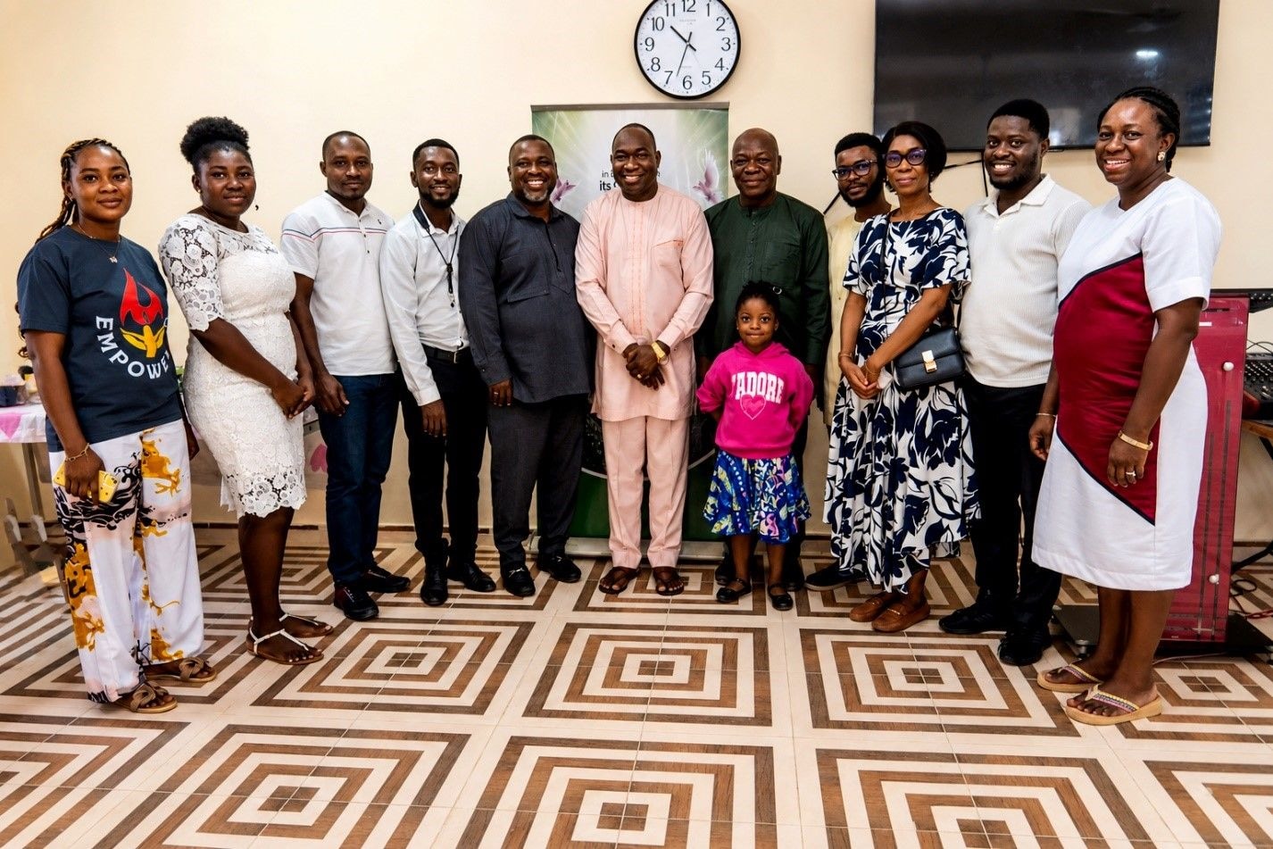 J IN G Insurance holds joint thanksgiving service with customers