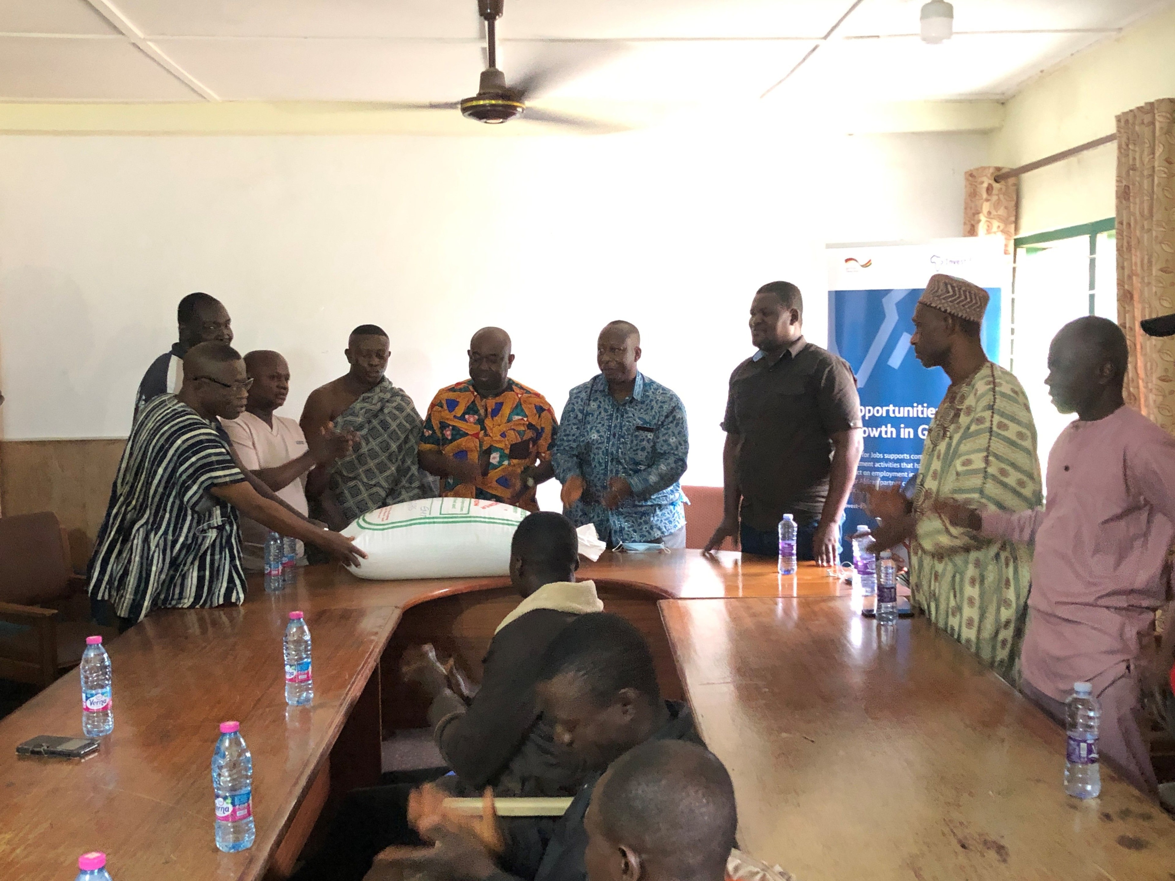 800 Sekyere South District farmers receive rice seeds 