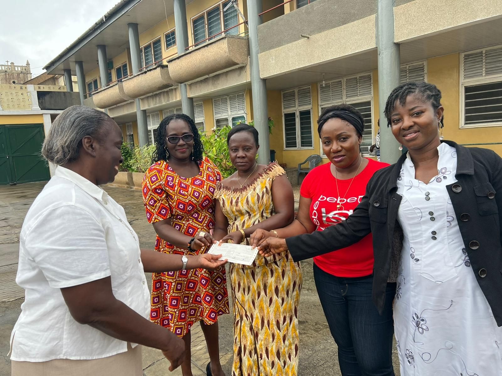 OLA Alumni supports Alma Mater with GH¢20,000 