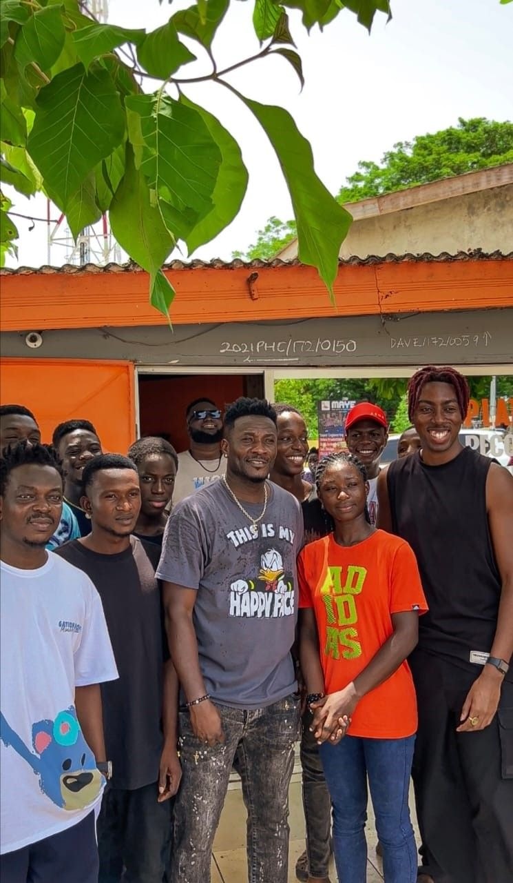 Elliot Dadey, Asamoah Gyan visit beneficiaries of KGL Foundation