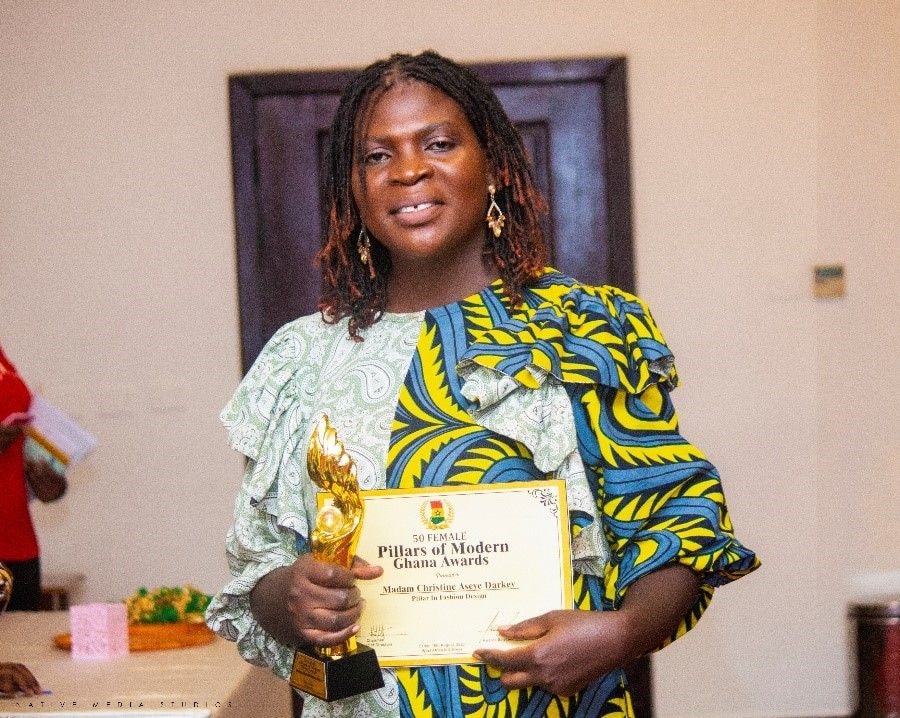 Founder of Aseyegold Designs wins ‘Pillar in Fashion Design’ award