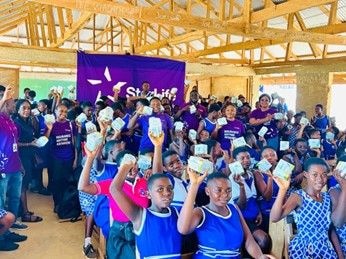 Sprinkle Stars Campaign: StarLife distributes sanitary items to teenage girls in public schools