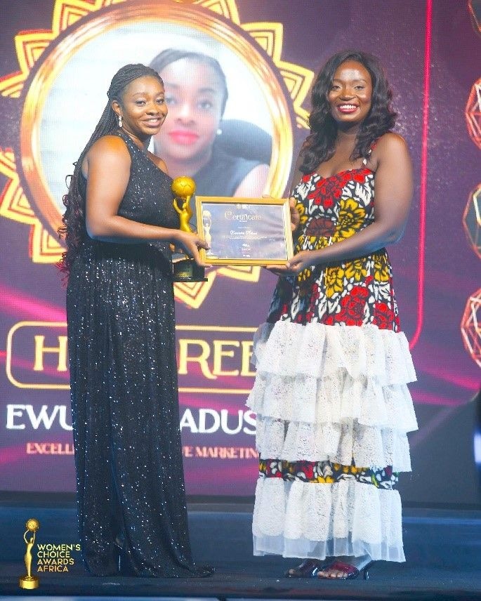 Ewuraba Adusei picks up Excellence in Innovative Marketing at the 2023 Women's Choice Awards Africa