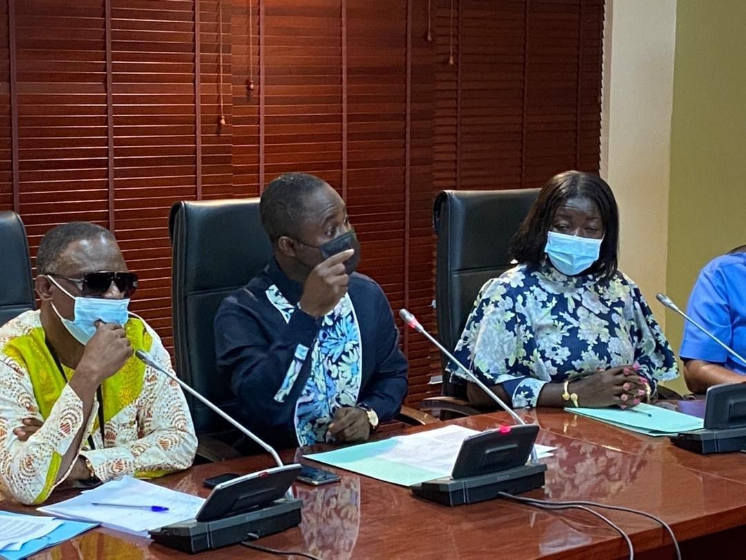 Consider PPP agreements with private sector to procure COVID-19 vaccines