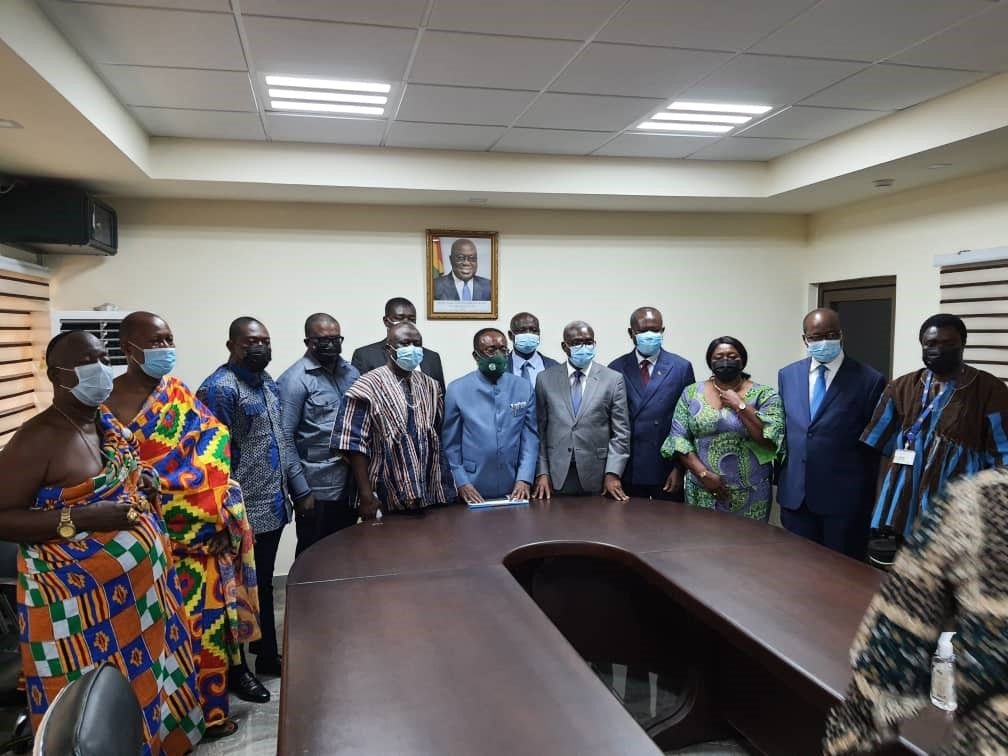 Pay cocoa farmers promptly to avert agitation—Agric minister to COCOBOD