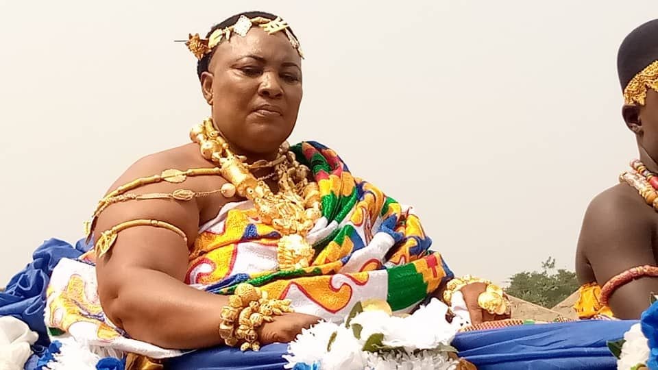 Ekumfi Abor enstools Nana Techie-Enua III as Gyasehemaa