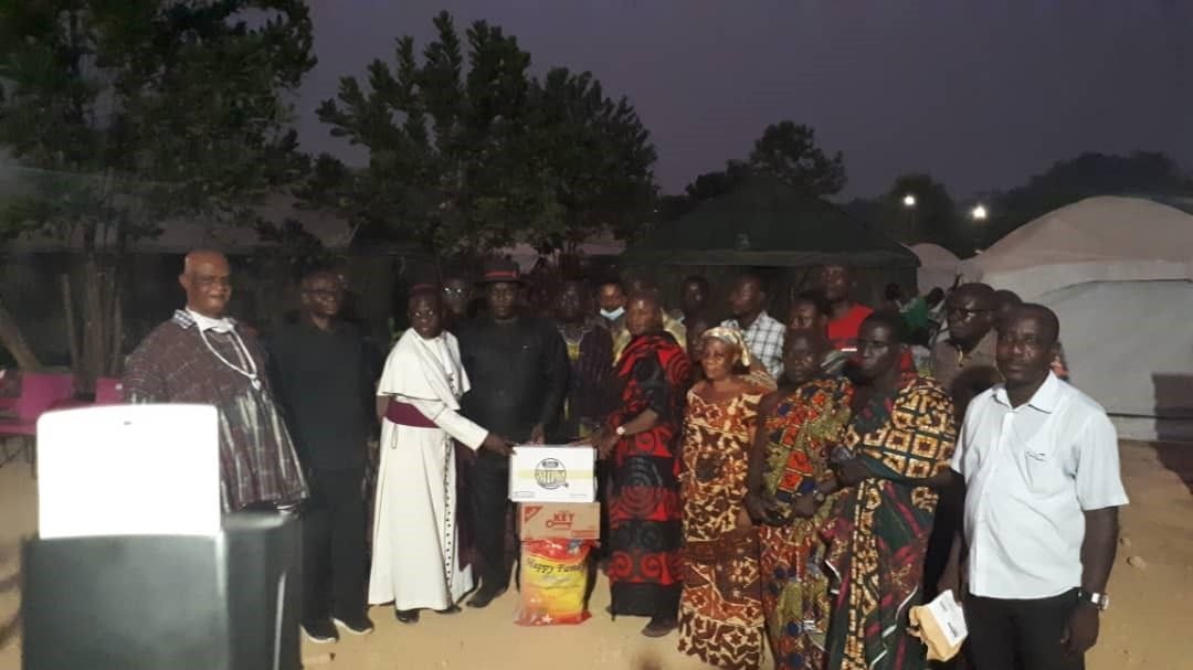 Ahantaman Rural Bank donates to Apeatse victims