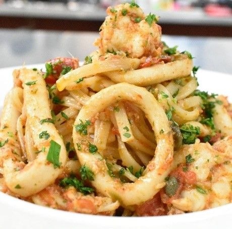 Recipes with Dainess Chef’s School: Seafood Linguine