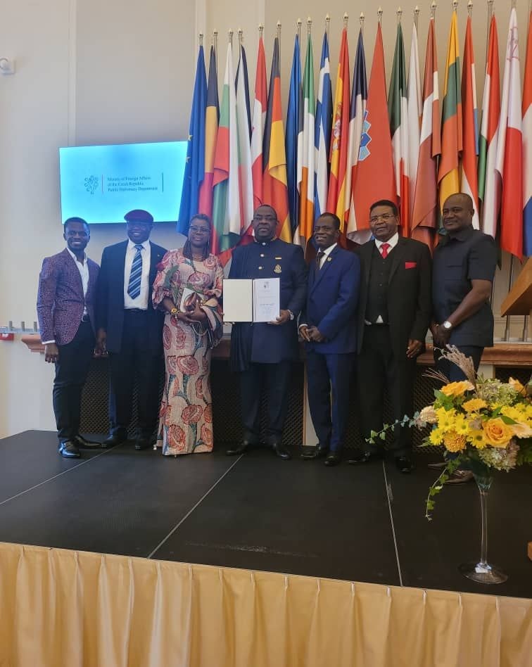 Dr. Laryea gets ‘Gratias Agit Laureate’ award from Czech