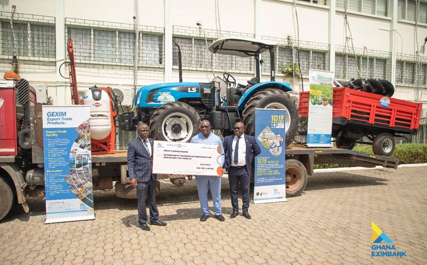 GEXIM presents prize for 1st runner-up for 38th National Farmers’ Day