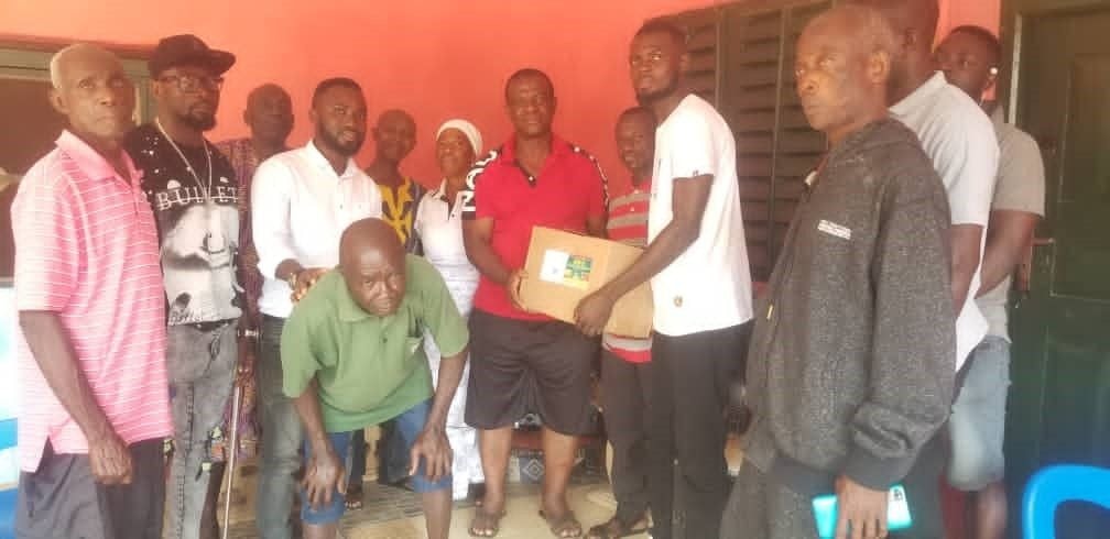 Apex10 donates fertilizer boosters to the Odoben community in Central Region