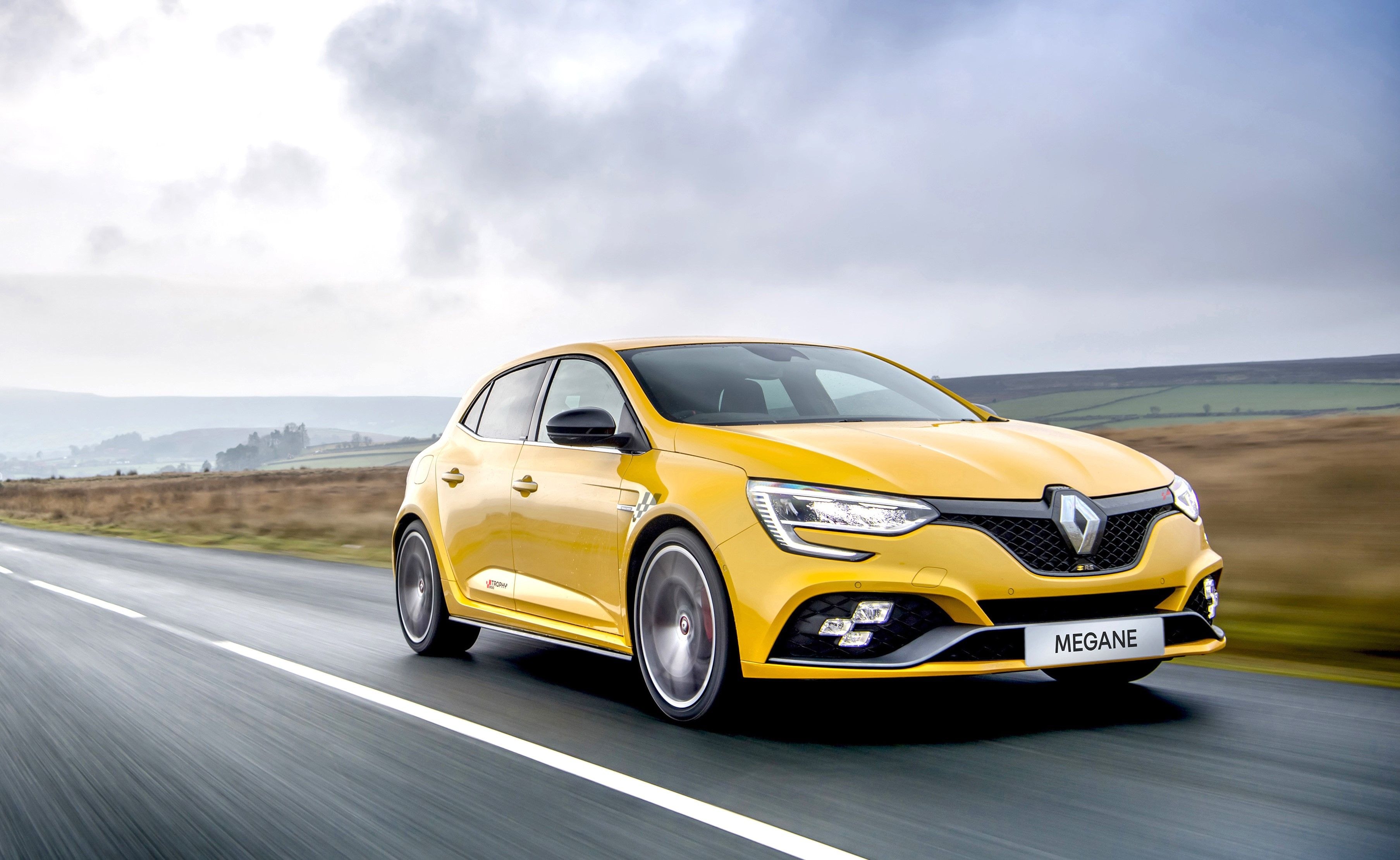 Motoring with Bob Roco Romeo: New Renault MEGANE R.S. 300 TROPHY