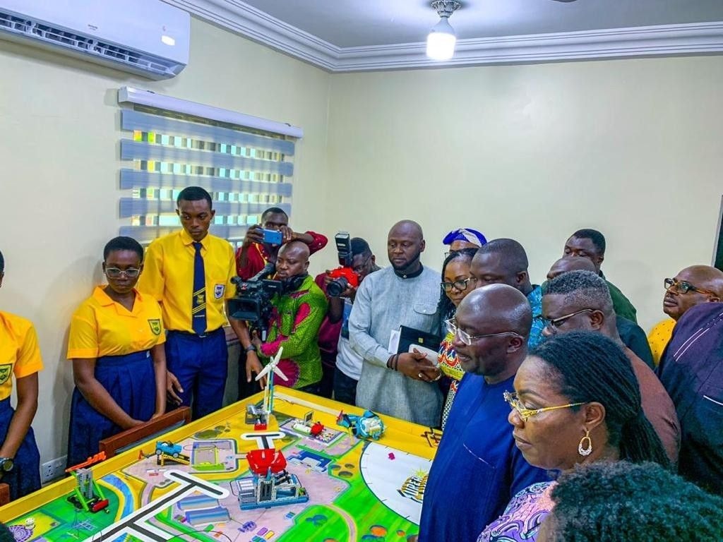 Huawei furnishes Christina Akua Brago Library with ultramodern video conferencing equipment