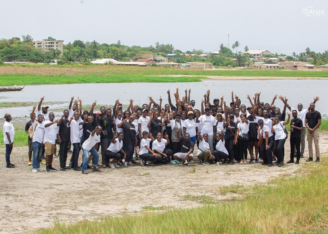 Dentsu plants thousand mangroves at Muni-Pomadze Ramsar site
