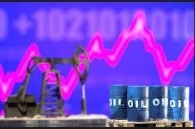 Oil drops about 2% on worries about Chinese economy