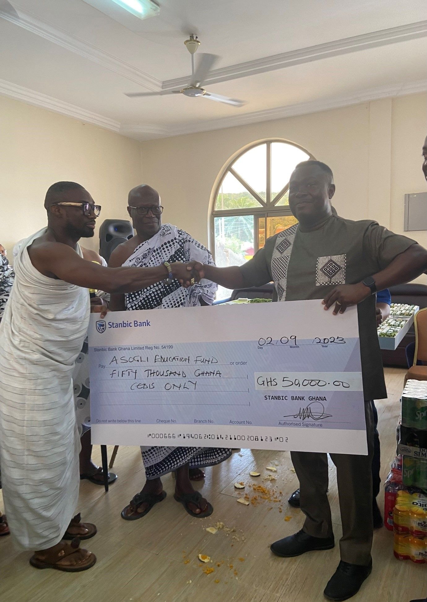 Stanbic Bank donates cash, assorted drinks to Asogli State