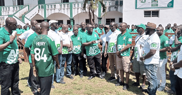 St Augustine’s oldboys donate bunk beds to alma mater