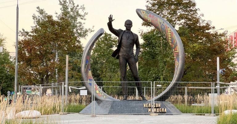 Moscow creates a statue for Nelson Mandela