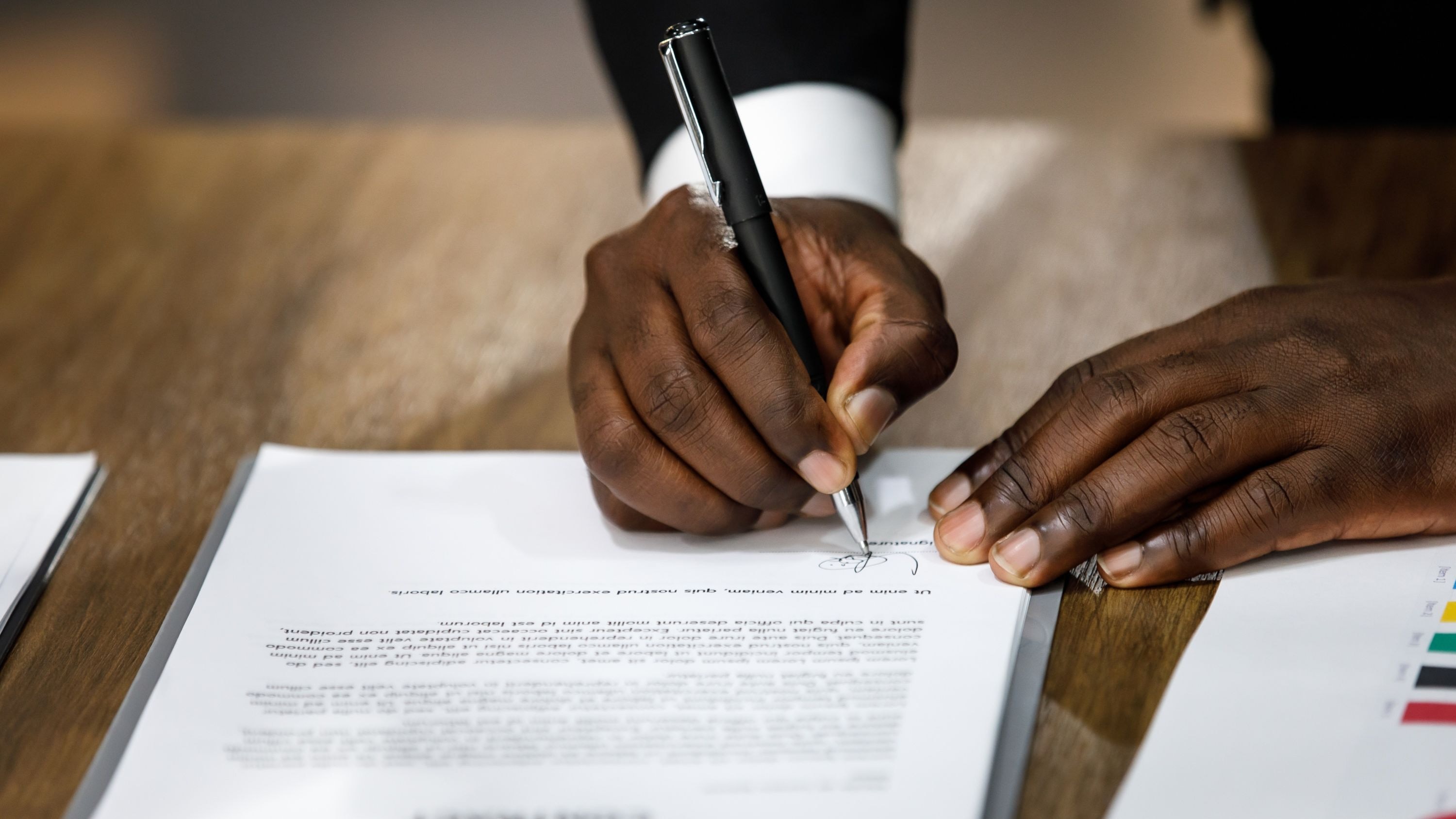 The Simple Guide to an “Offer” and an “Invitation to Treat” in Law.