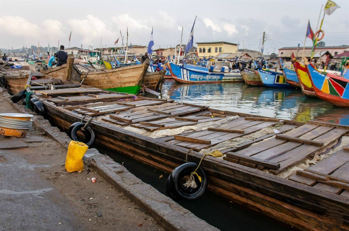 Stolen at Sea An investigation into illegal Chinese transshipment activities in West Africa