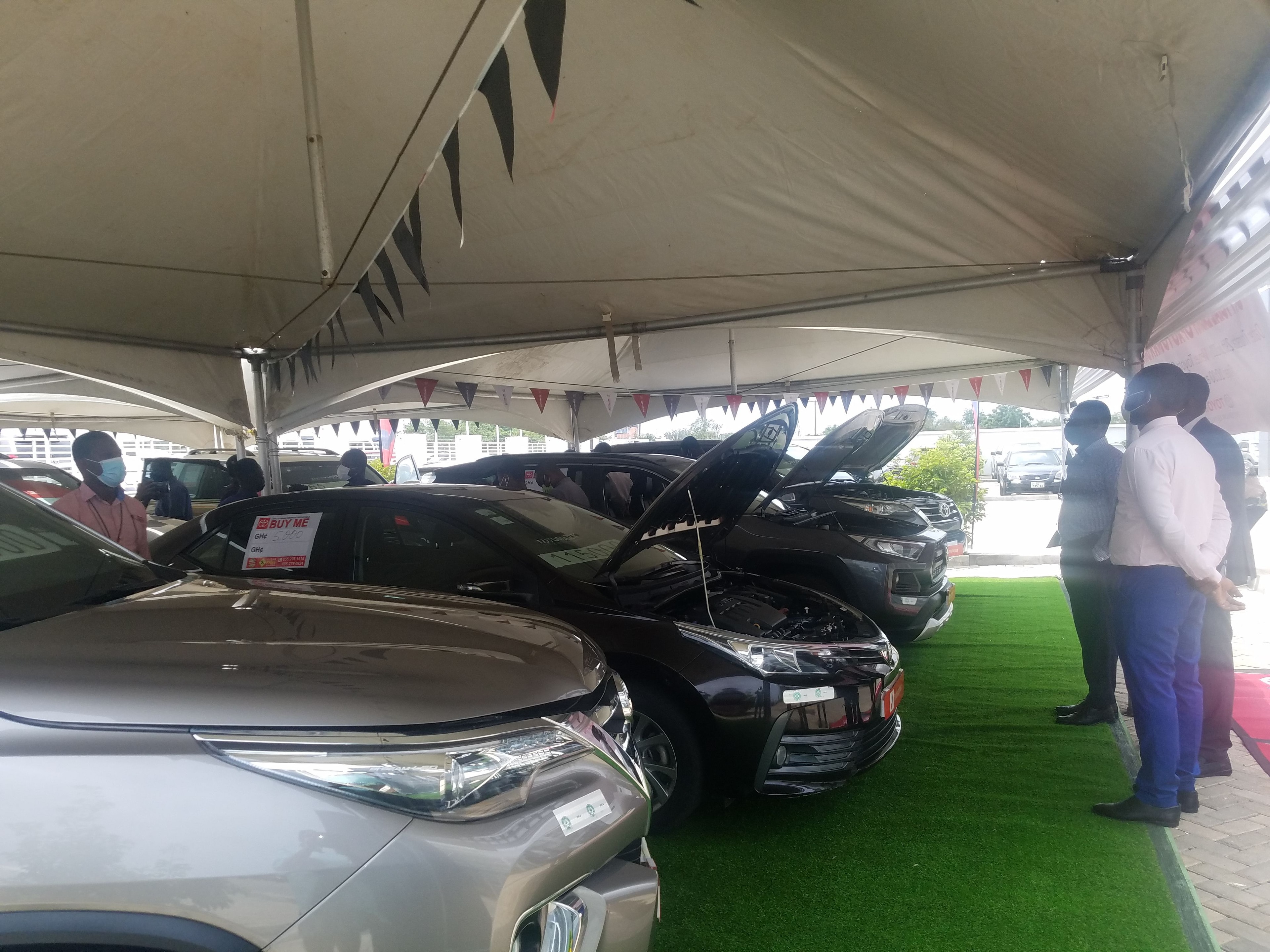 Toyota ventures into used car dealership market