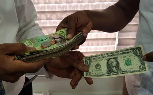 Speculators driving interbank, retail FX rates gap